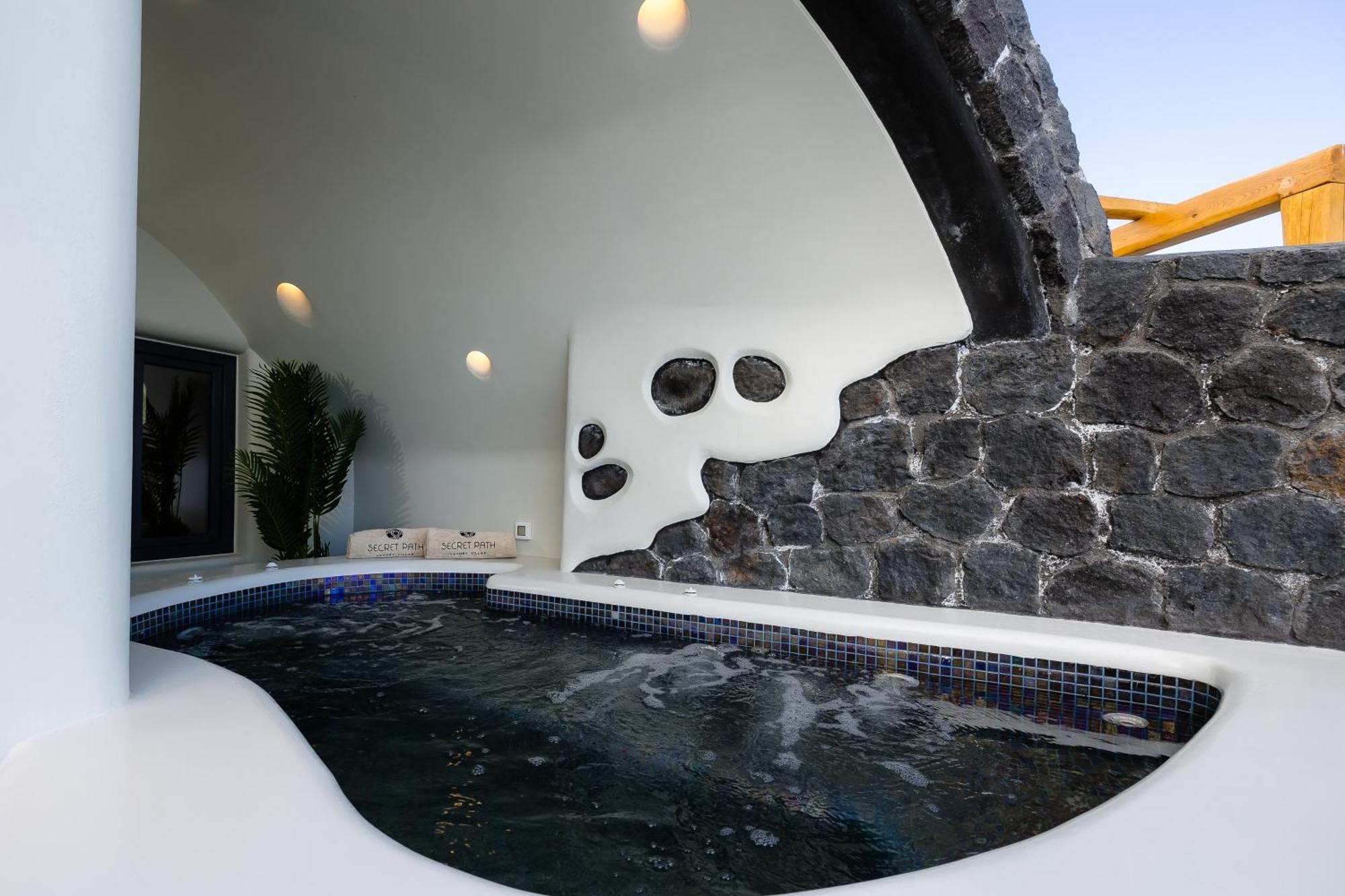 אימרוביגלי Secret Path Luxury Villas מראה חיצוני תמונה
